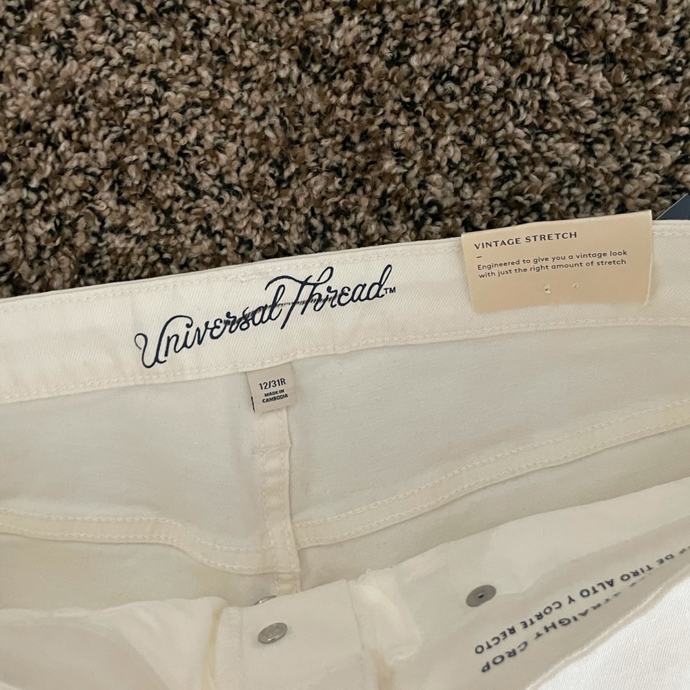 NWT Universal Thread High Rise White Jeans - Picture 2 of 4